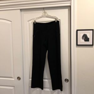 Stretchy wool straight-leg pant. Dress or skiing.